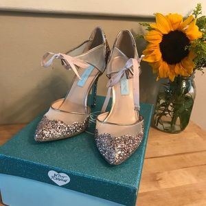 Betsey Johnson rose gold stela glitter pump
